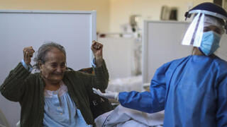 ארגנטינה אישה שחלתה ב קורונה מתבשרת על שחרורה מבית החולים