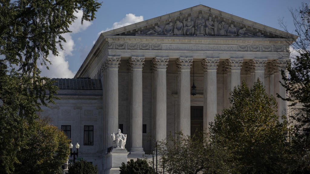 The United States Supreme Court in Washington 