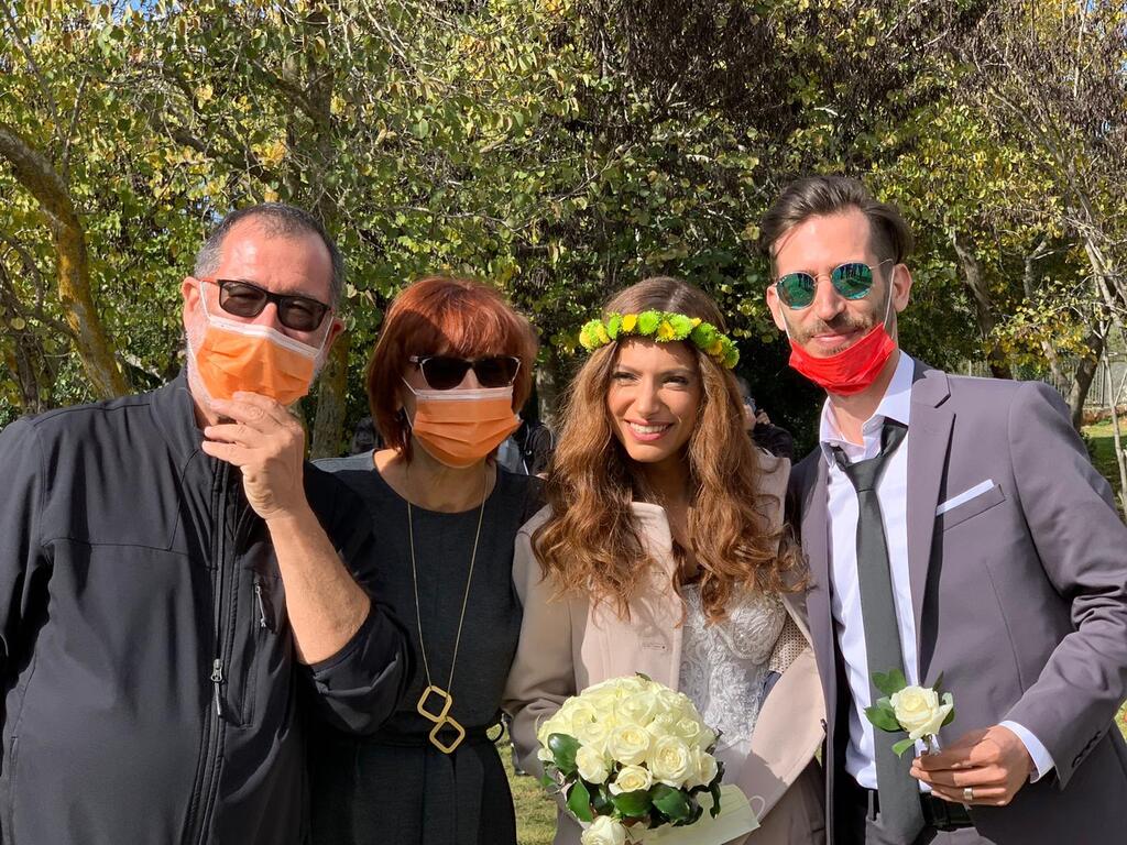 Мор и Эли с родителями (Фото: пресс-служба партии НДИ) Мор и Эли