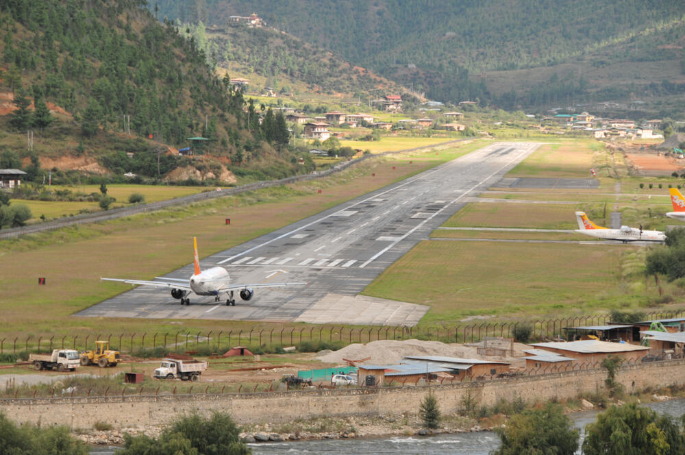 נמל התעופה פארו בבהוטן
