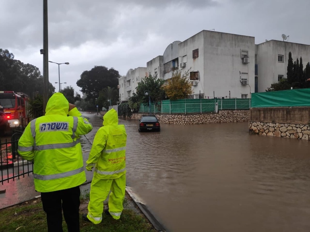 Наводнение в Пардес-Хане. 2020 год (Фото: Цури Зеэви, TPS) הצפות בפרדס חנה