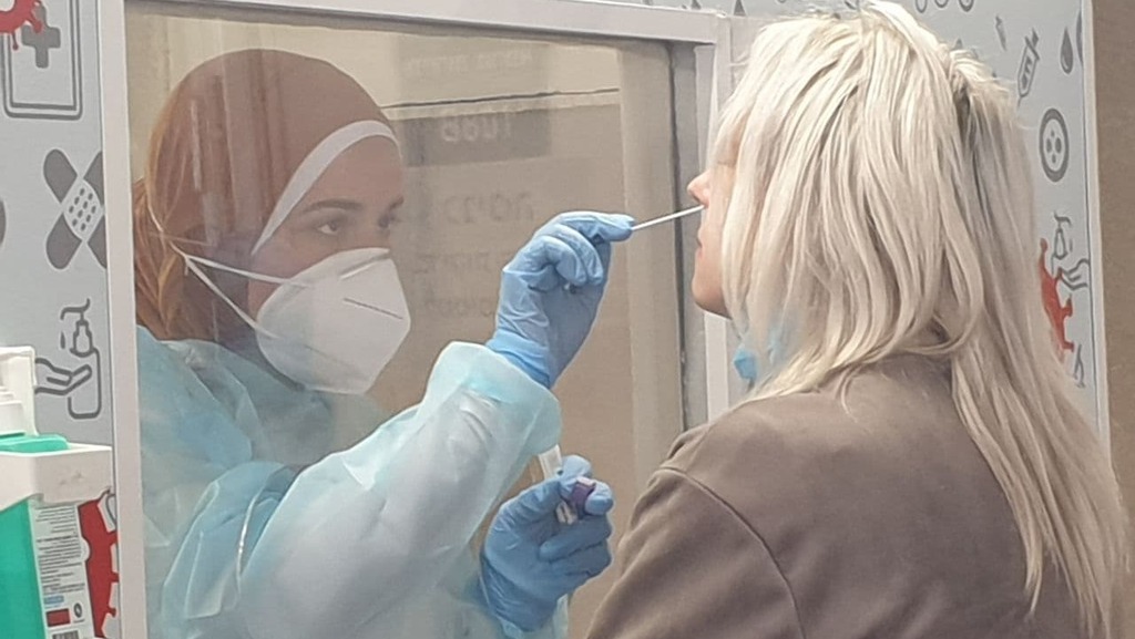 Testing for coronavirus at Shamir Medical Center near Tel Aviv (Photo: Avi Moalem) מתחם בדיקות קורונה בבית חולים אסף הרופא