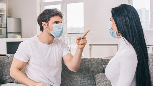 Маски останутся надолго (Фото: shutterstock) ссора маски коронавирус