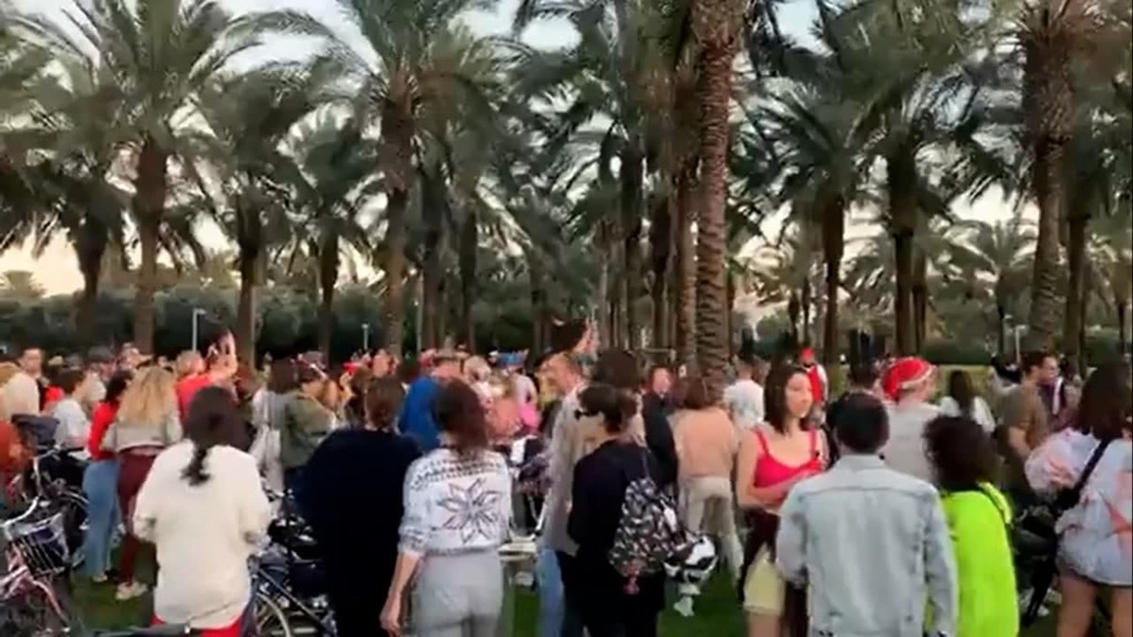 מסיבה בפארק הירקון בתל אביב