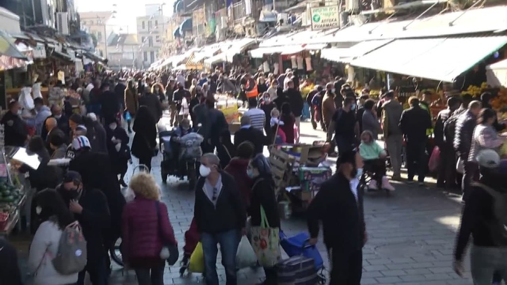 קניות אחרונות בשוק הכרמל ירושלים לפני הסגר השלישי