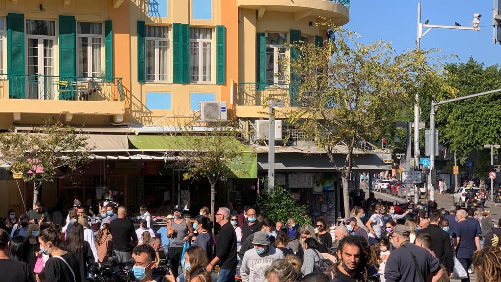 קניות אחרונות בנחלת בנימין בתל אביב לקראת הסגר השלישי