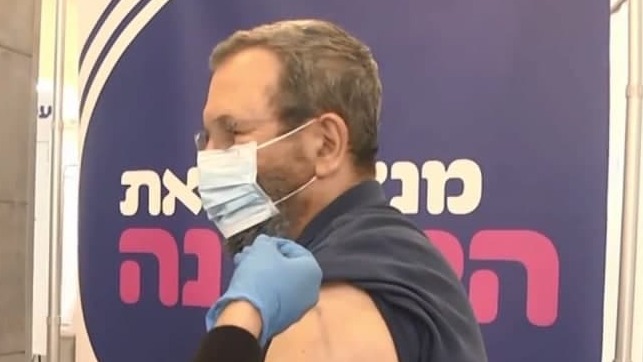 אהוד ברק מתחסן חיסון חיסונים נגיף קורונה ריאיון אולפן ynet