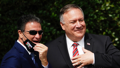 Mossad chief Yossi Cohen and U.S. Secretary of State Mike Pompeo during a meeting at the White House 