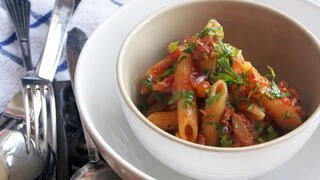 פסטה עם טונה ועגבניות