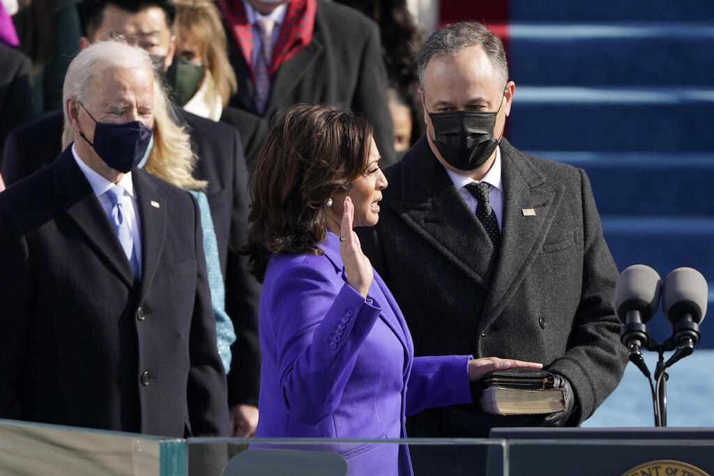קמלה האריס מושבעת טקס השבעה לתפקיד סגנית נשיא ארה"ב