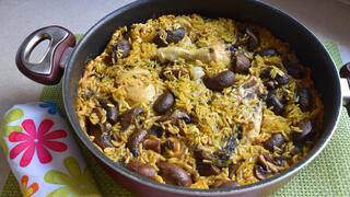 עוף עם פתיתים ופטריות