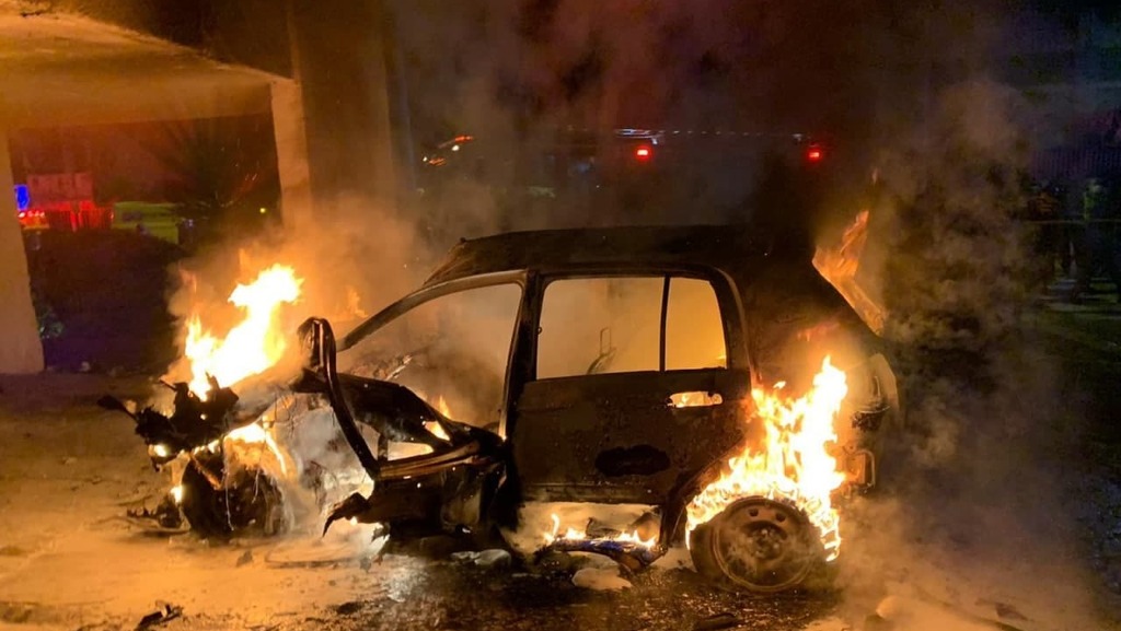 מכבי אש בזירת פיצוץ הרכב בלוד