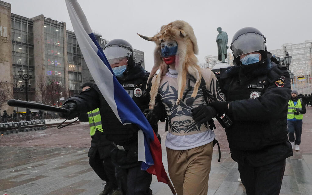 רוסיה מוסקבה הפגנה מתנגדי ולדימיר פוטין בעד שחרור אלכסיי נבלני השראה ג'ייק אנג'לי מ מהומות הקפיטול