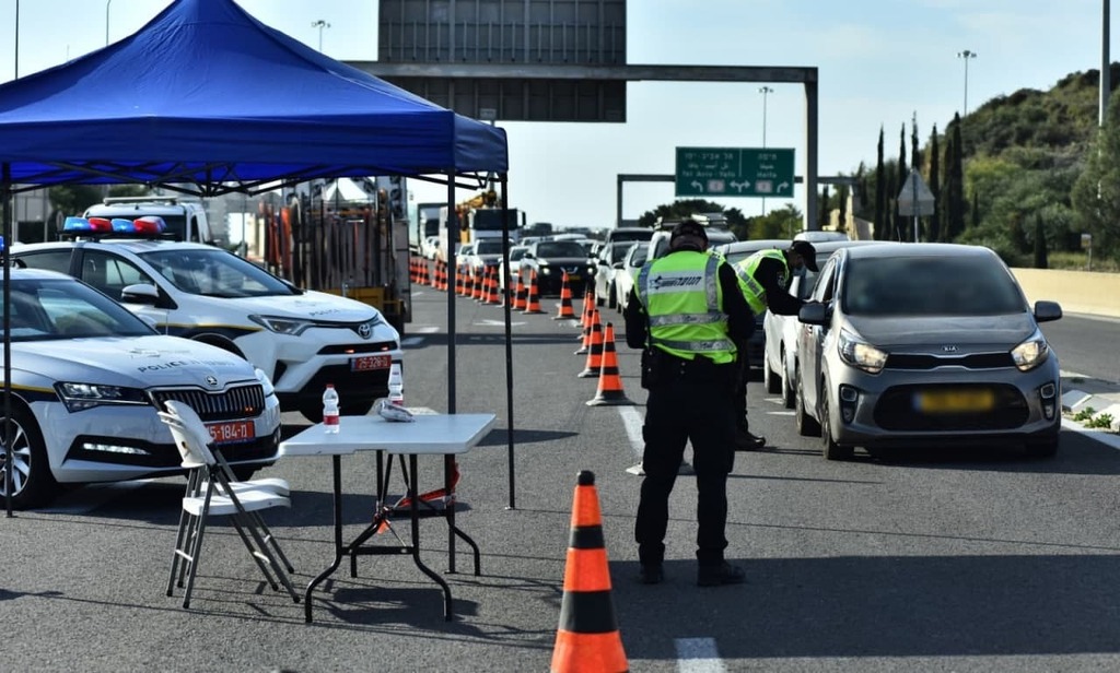 A police checkpoint in central Israel enforcing lockdown travel restrictions 