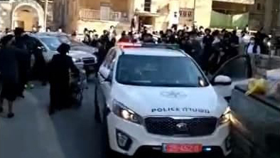 עימותים בין חרדים למשטרה בשכונת מאה שערים בירשולים בעקבות הפרות הסגר השלישי