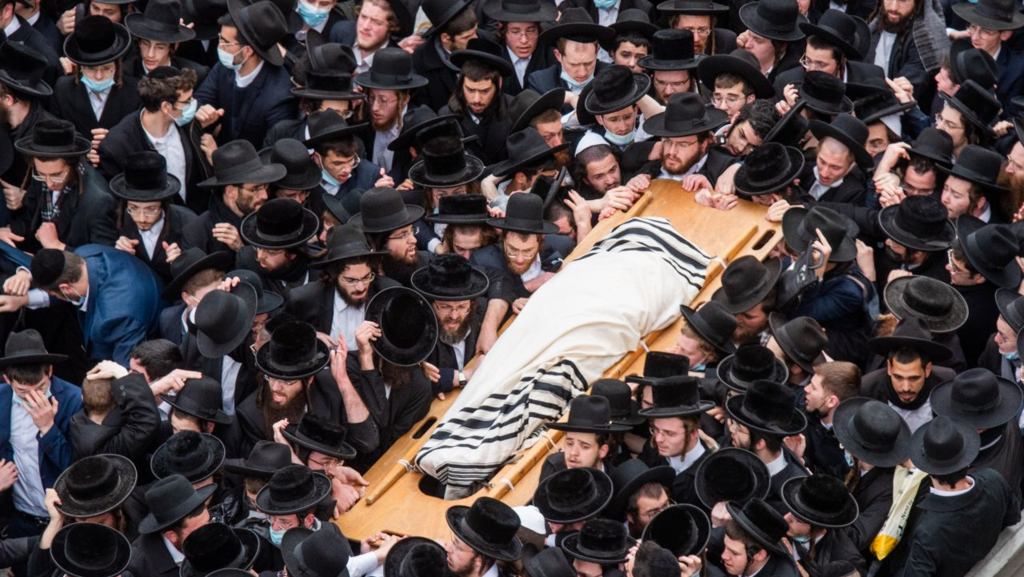  Funeral of a prominent rabbi attended by thousands despite coronavirus 
