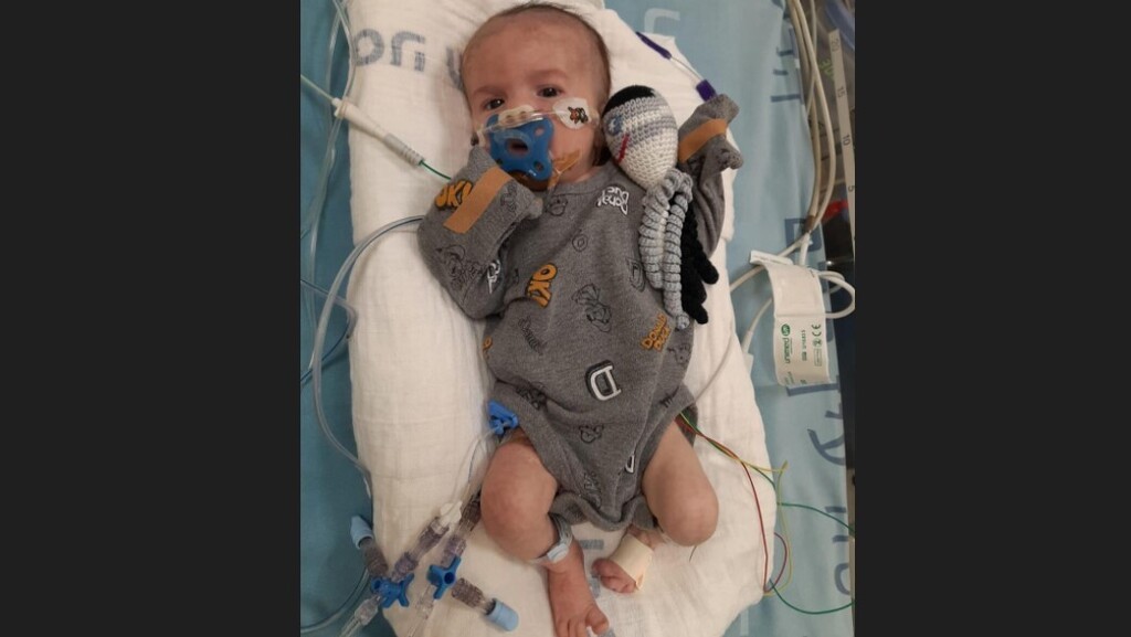 Малыш Яир в больнице "Хадасса Эйн-Керем" 
