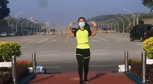 הפיכה מיאנמר תועדה ב סרטון וידאו התעמלות בוקר