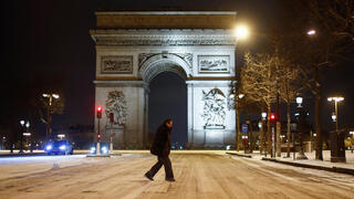 אירופה גל קור צרפת פריז שאנז אליזה שלג