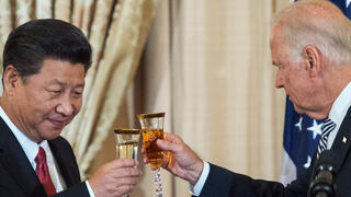 ארכיון 2015 אז סגן נשיא ארה"ב ג'ו ביידן עם נשיא סין שי ג'ינפינג