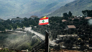 גדלי לבנון וחיבאללה בגבול ליד מטולה