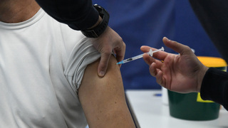 מבצע חיסונים במשטרה