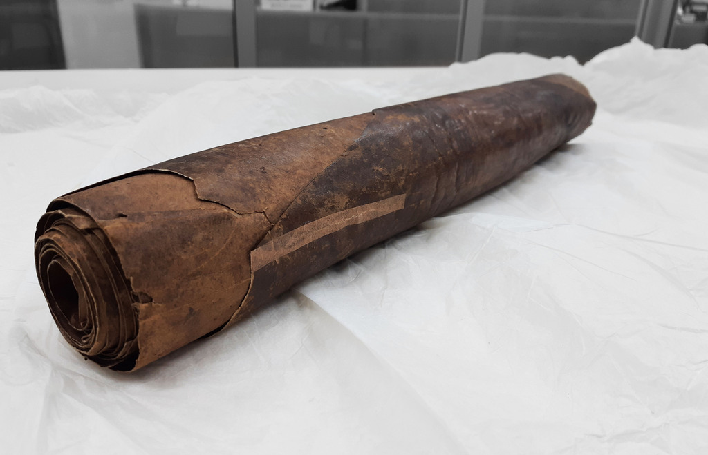 אחת ממגילות אסתר הקדומות והנדירות ביותר בעולם העשוייה מעור