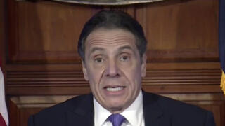 מושל ניו יורק אנדרו קואומו מגיב לטענות שהטריד מינית