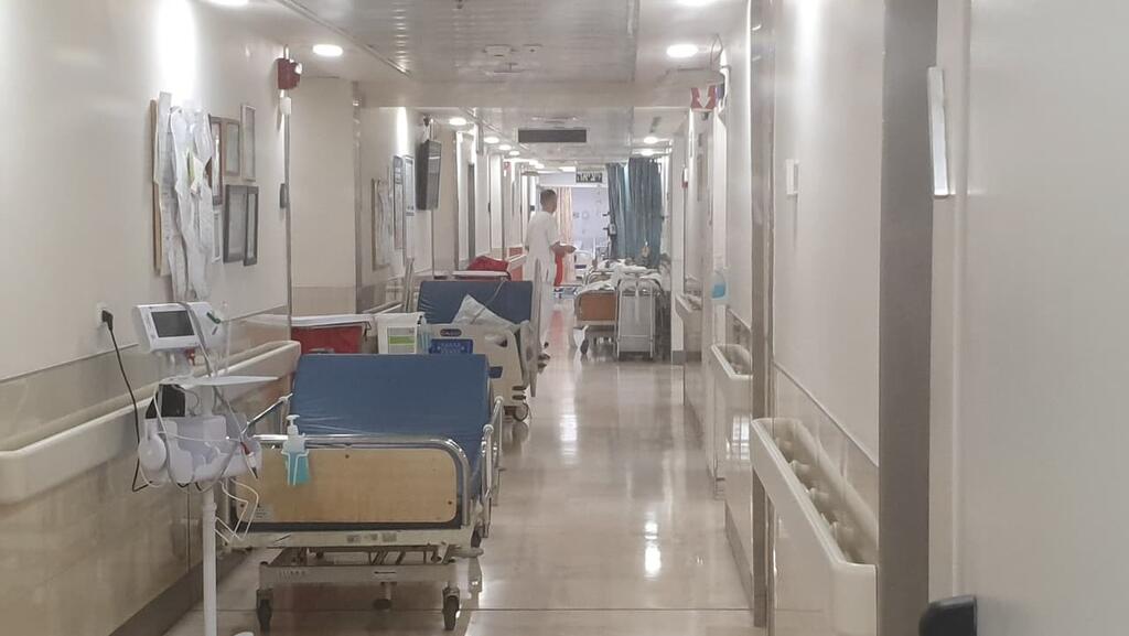 מחסור במיטות: מטופלים שוהים במסדרונות בבית חולים וולפסון בחולון