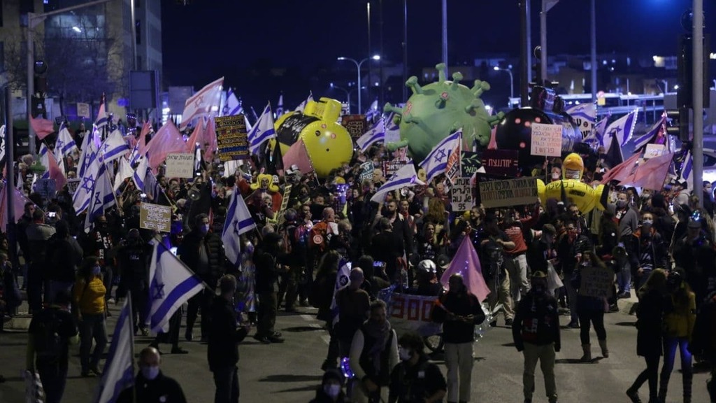 צעדת מחאה נגד בנימין נתניהו מגשר המיתרים למעונו בבלפור ירושלים