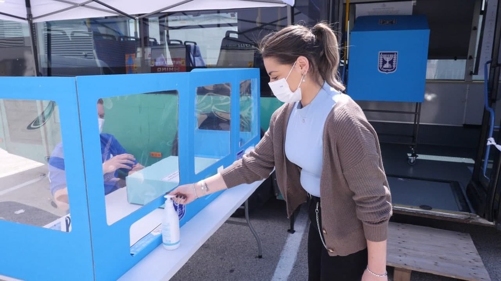 בחירות 2021: איך יצביעו מבודדים וחולי קורונה