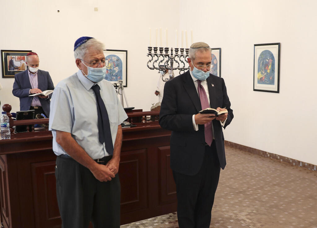 Israeli delegation visits the Jewish Community Synagogue of Bahrain, October 2020