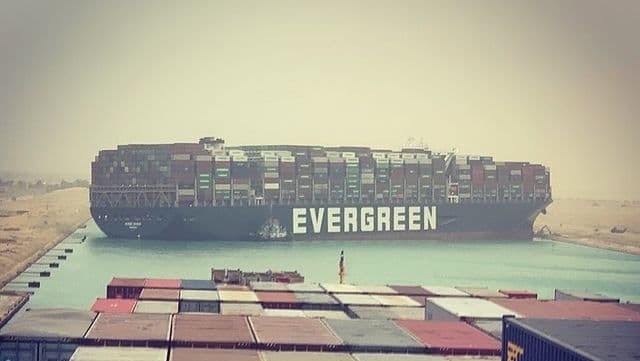 מצרים תעלת סואץ ספינה אונייה Ever Given תקועה פקק ב תעלה