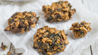 לביבות מצות ומנגולד