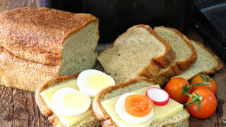 לחם כשר לפסח, אסנת לסטר