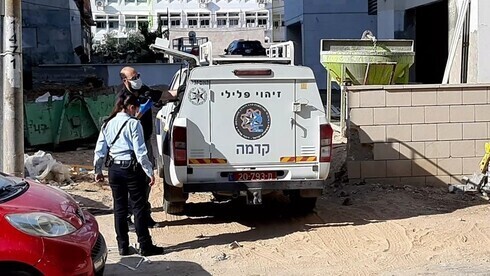 Полиция расследует преступление на улице ха-Мифлас.