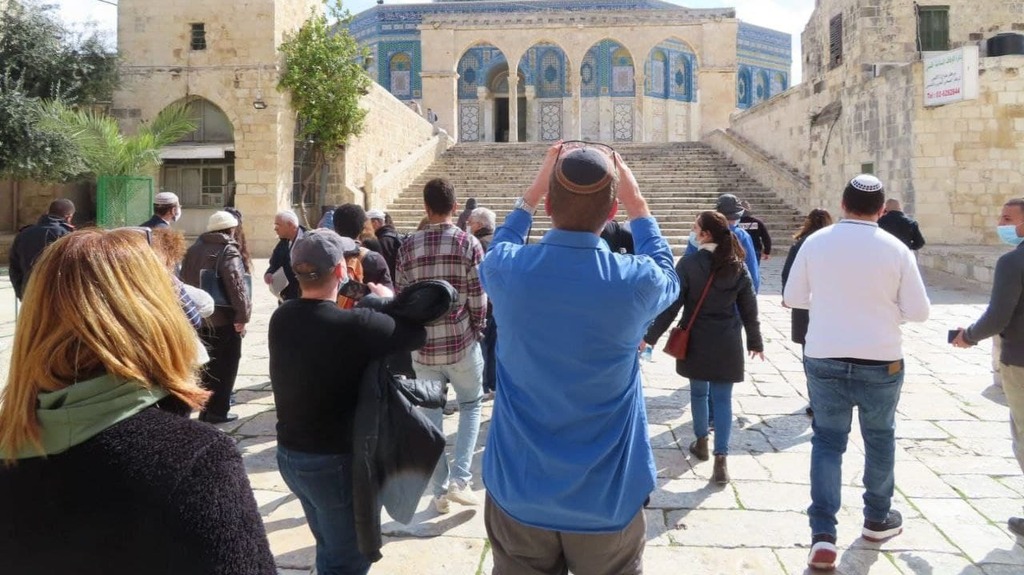 Jews visiting Temple Mount in April 