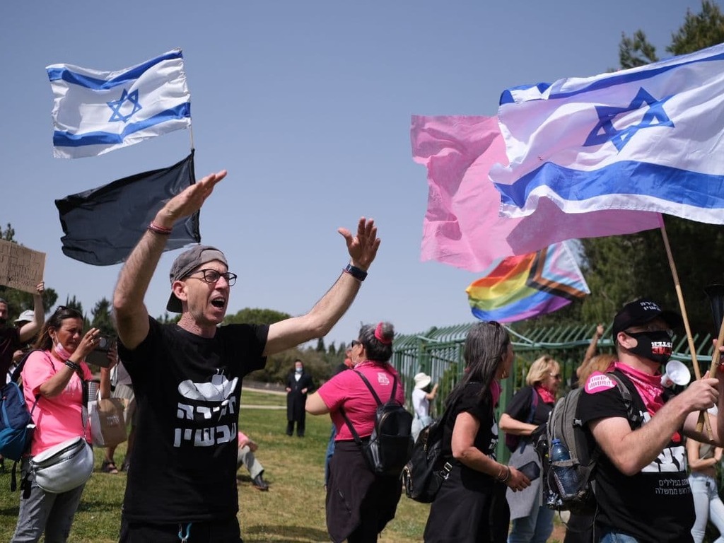 הפגנת "חקירה עכשיו" מול הכנסת בזמן ההשבעה