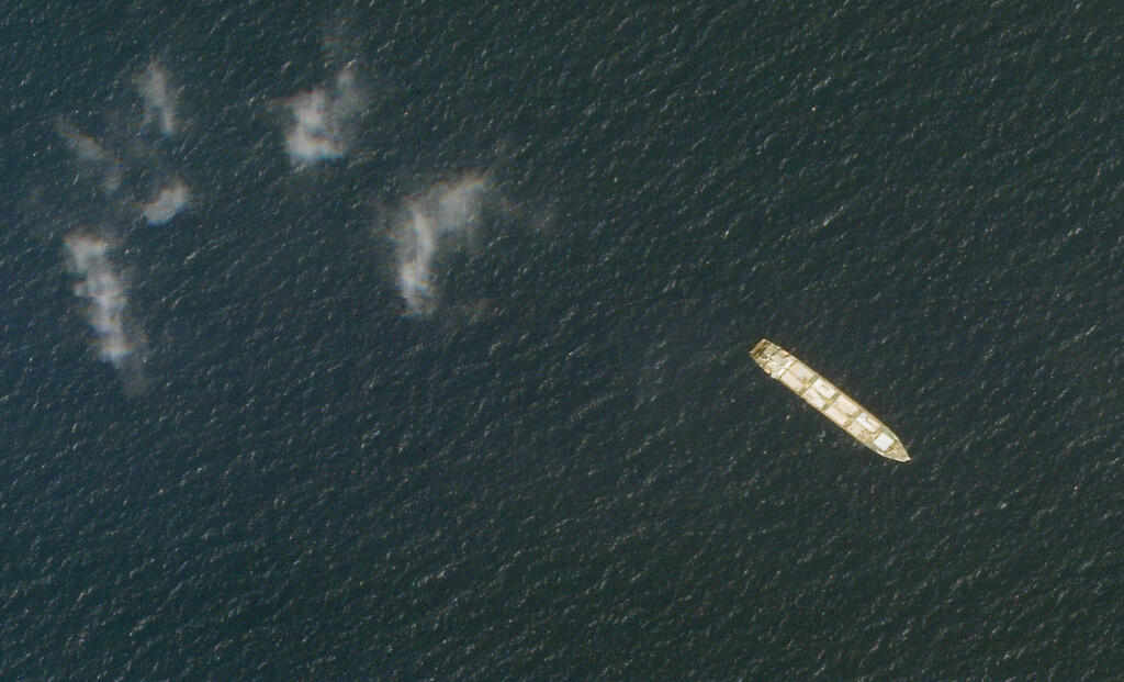  סאביז ספינה איראנית נפגעה מול תימן צילומי לוויין מ-1 באוקטובר 2020 איראן