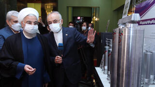 איראן טהרן תערוכה הישגי גרעין חסן רוחאני עלי אכבר סאלחי