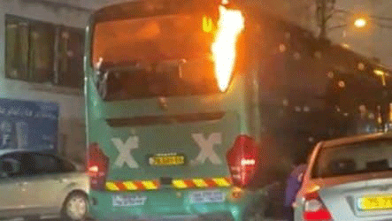 נזק לאוטובוס שנכנס לשכונת עיסאוויה במזרח ירושלים