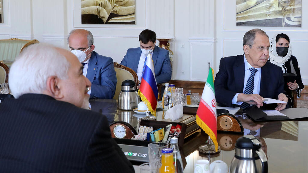 מוחמד ג'וואד זריף עם שר החוץ הרוסי סרגיי לברוב ב טהרן