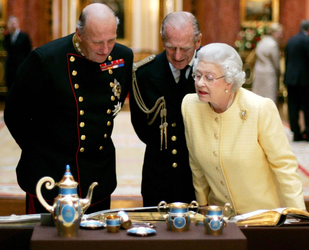   Принц Филипп и королева Елизавета II. Фото: АР