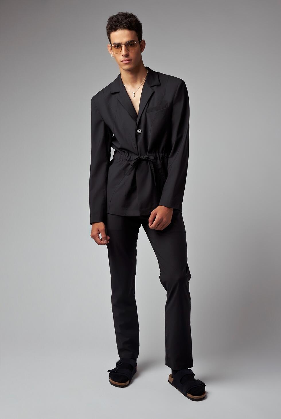  Highlight Studio חליפה עם מקטורן נקשר, 3,500 שקל, יאיר ביטון למותג 