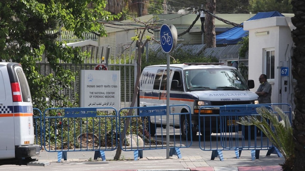 משפחות מחפשות מידע על יקיריהן באבו כביר