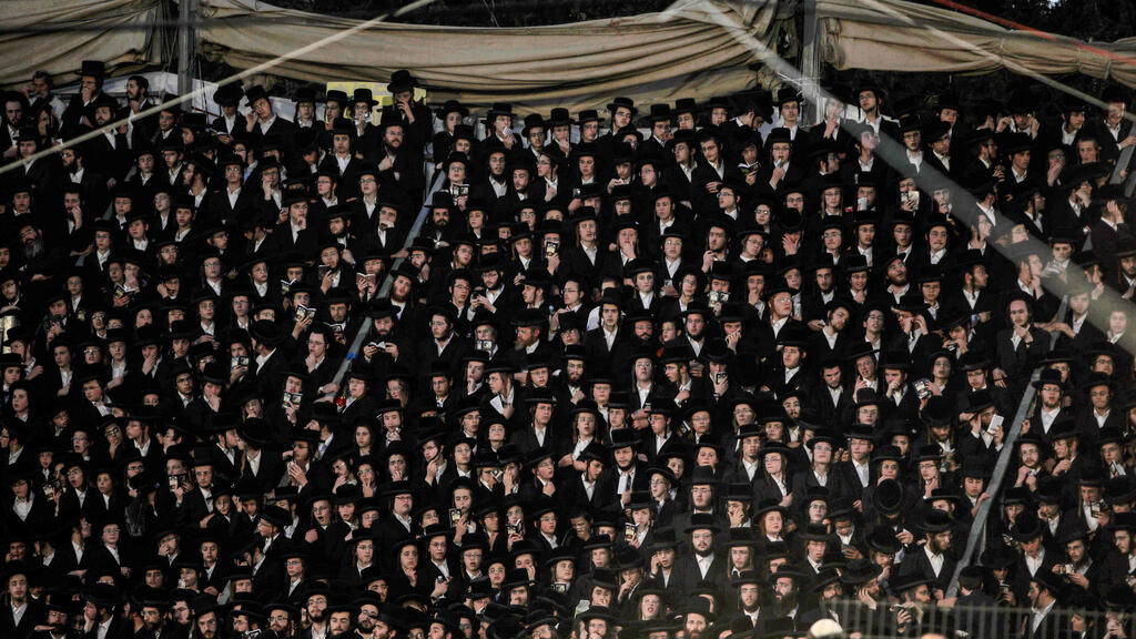 המוני מתפללים בהר מירון