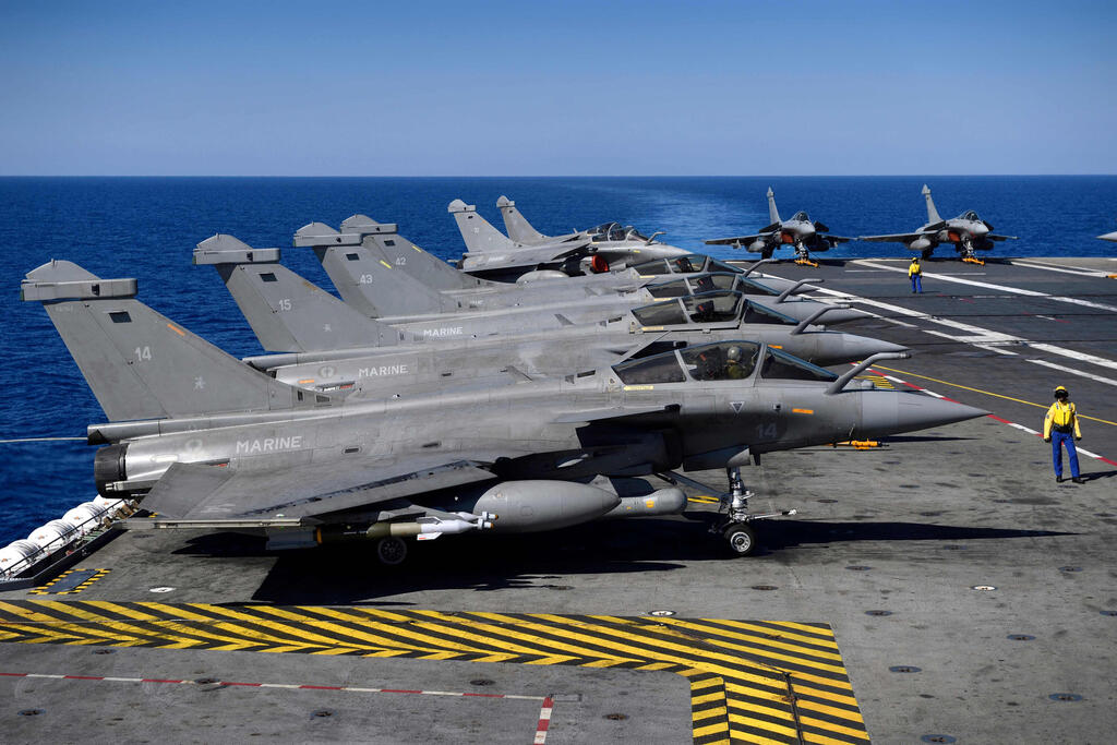 Marine Rafale fighter jets on the deck of the French aircraft carrier Charles de Gaulle 