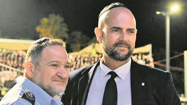 אמיר אוחנה וקובי שבתאי בהילולה בהר מירון