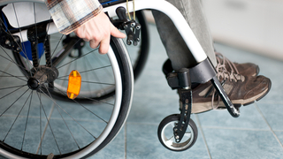 כיסא כסא גלגלים נכה סיעודי אילוס אילוסטרציה