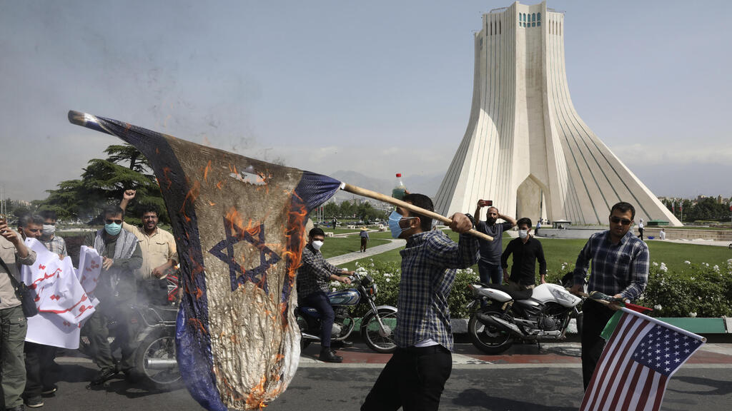 שריפת דגל ישראל כחלקי מאירועי יום ירושלים בטהרן
